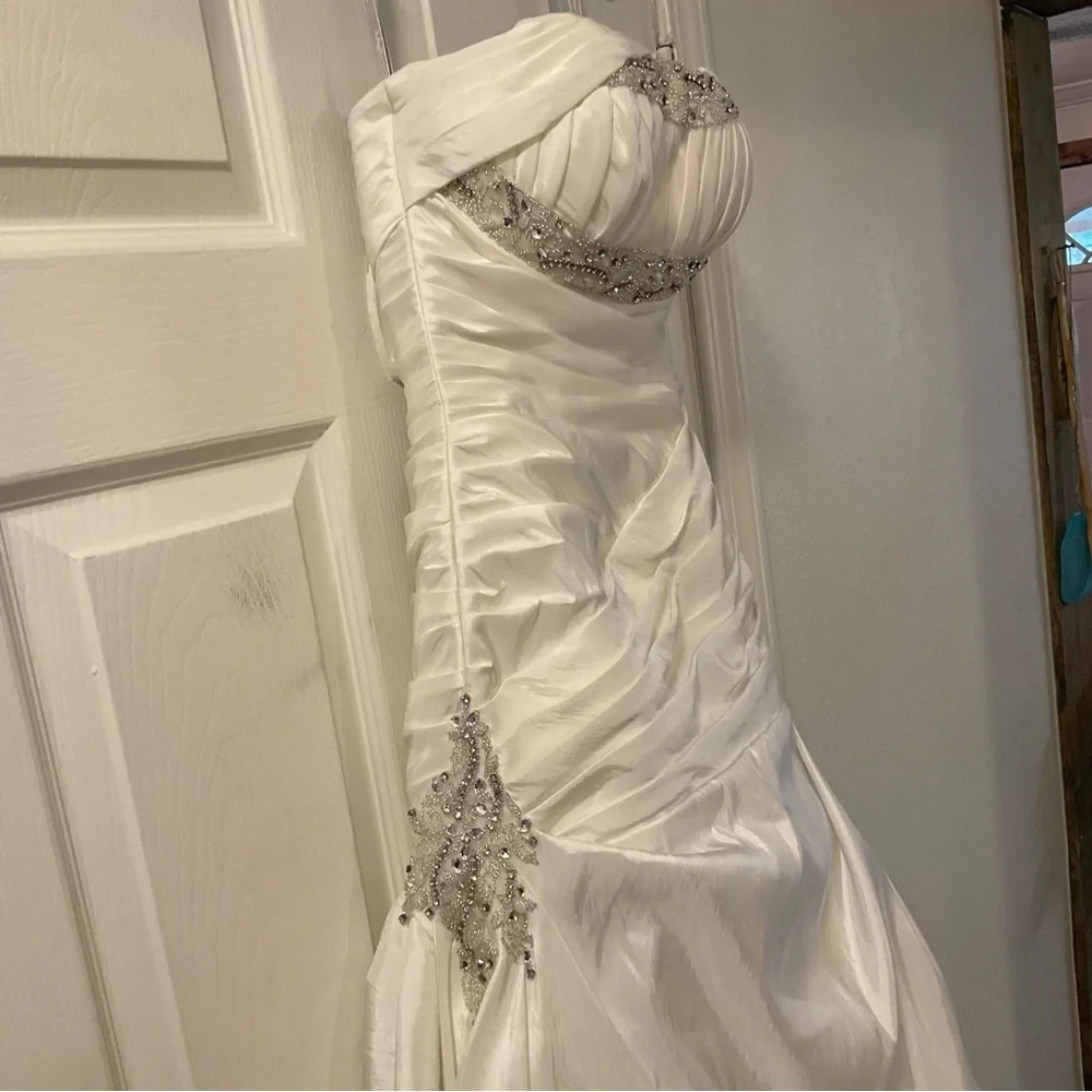 Moonlight Bridal White Wedding Dress - Picture 6 of 16